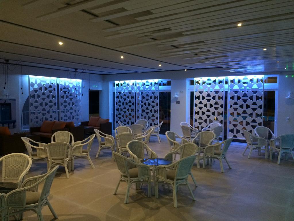 Irina Beach Hotel Tigkaki  Exterior photo